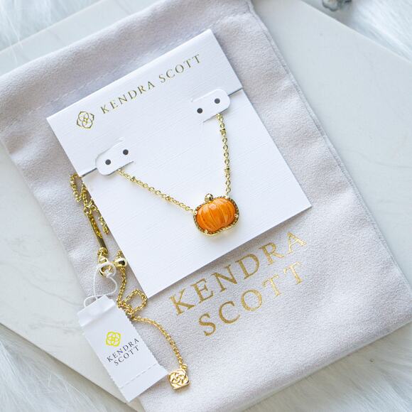 Kendra Scott Pumpkin Gold Short Pendant Necklace in Orange Mother-of-Pearl - Picture 3 of 4